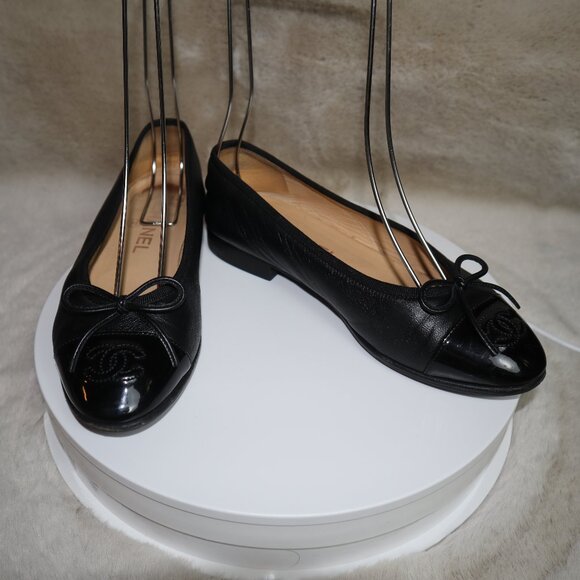 Chanel Ballet Shoes - Picture 2 of 16